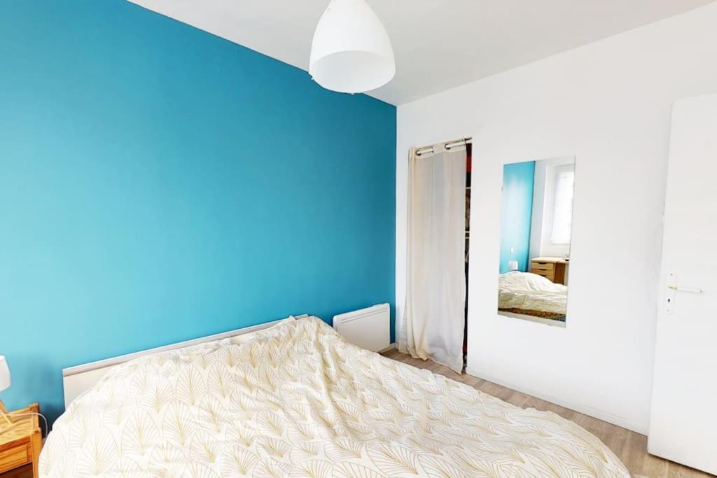 Готель Le Central - Chambre Privative Avec Salon Et Terrasse Privee Тулуза Екстер'єр фото